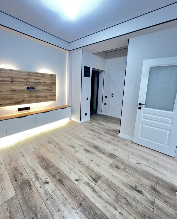 Элитка, 2 ком, 43 м2, этаж 4/10, ж/к Сейтек (Seytek), Сост: Евроремонт - фото 1