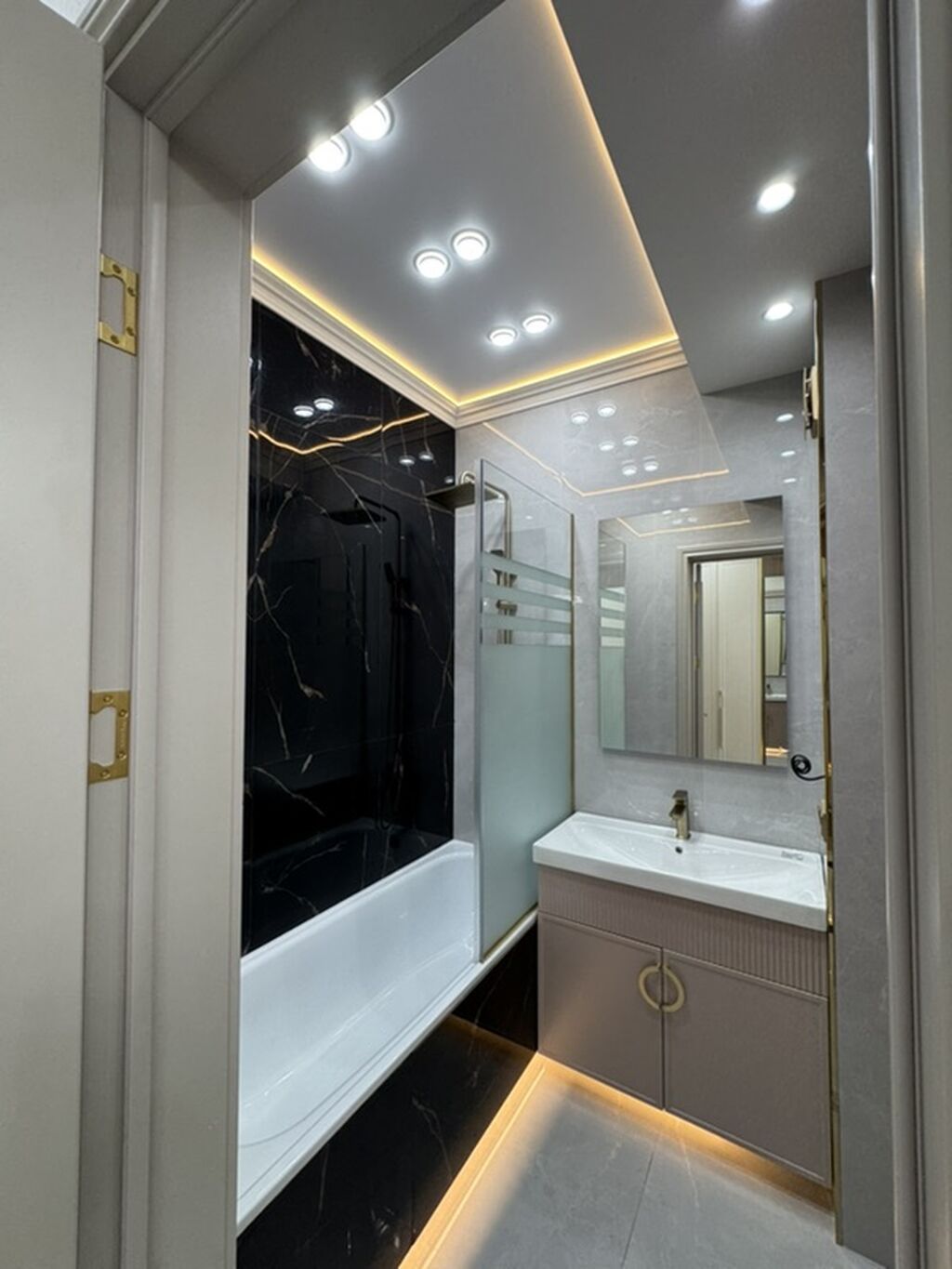 Элитка, 3 ком, 80 м2, этаж 9/13, ж/к Нью-Йорк сити (New York city), Сост: Евроремонт - фото 5