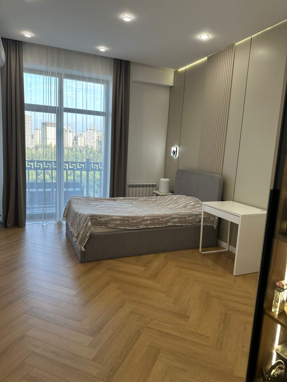 Элитка, 3 ком, 129 м2, этаж 8/14, ж/к Оптима Резиденс (Optima Residence), Сост: Евроремонт - фото 4