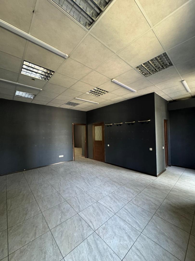 Офис, Коммерческая, 80 м2, этаж 1/4, Сост: Хорошее - фото 4