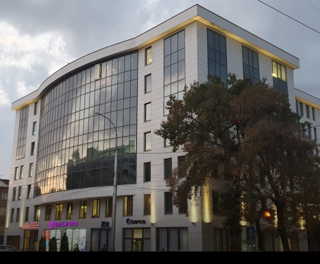 Офис, Коммерческая, 364 м2, этаж 4/8, Сост: Евроремонт - фото 1