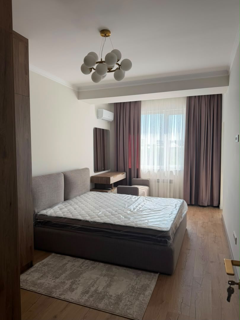 Элитка, 2 ком, 76 м2, этаж 5/8, ж/к Кремлёвский, Сост: Евроремонт - фото 1