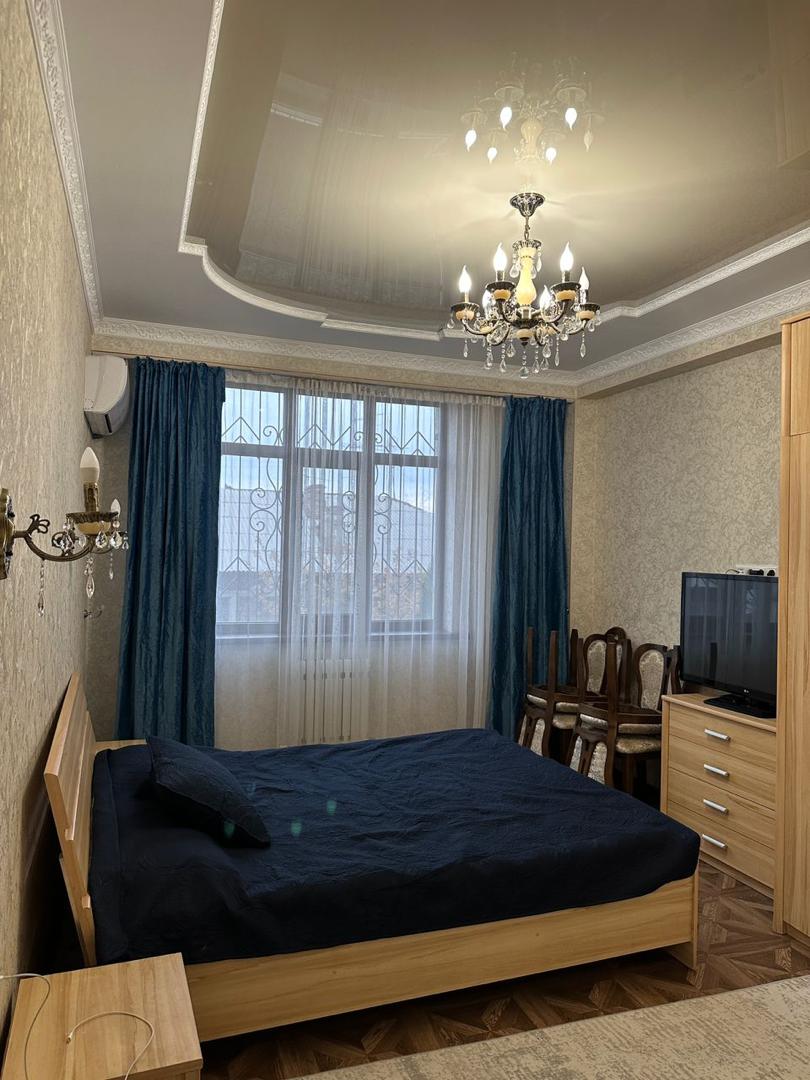 Элитка, 3 ком, 100 м2, этаж 2/10, ж/к Тихий Центр, Сост: Хорошее - фото 1