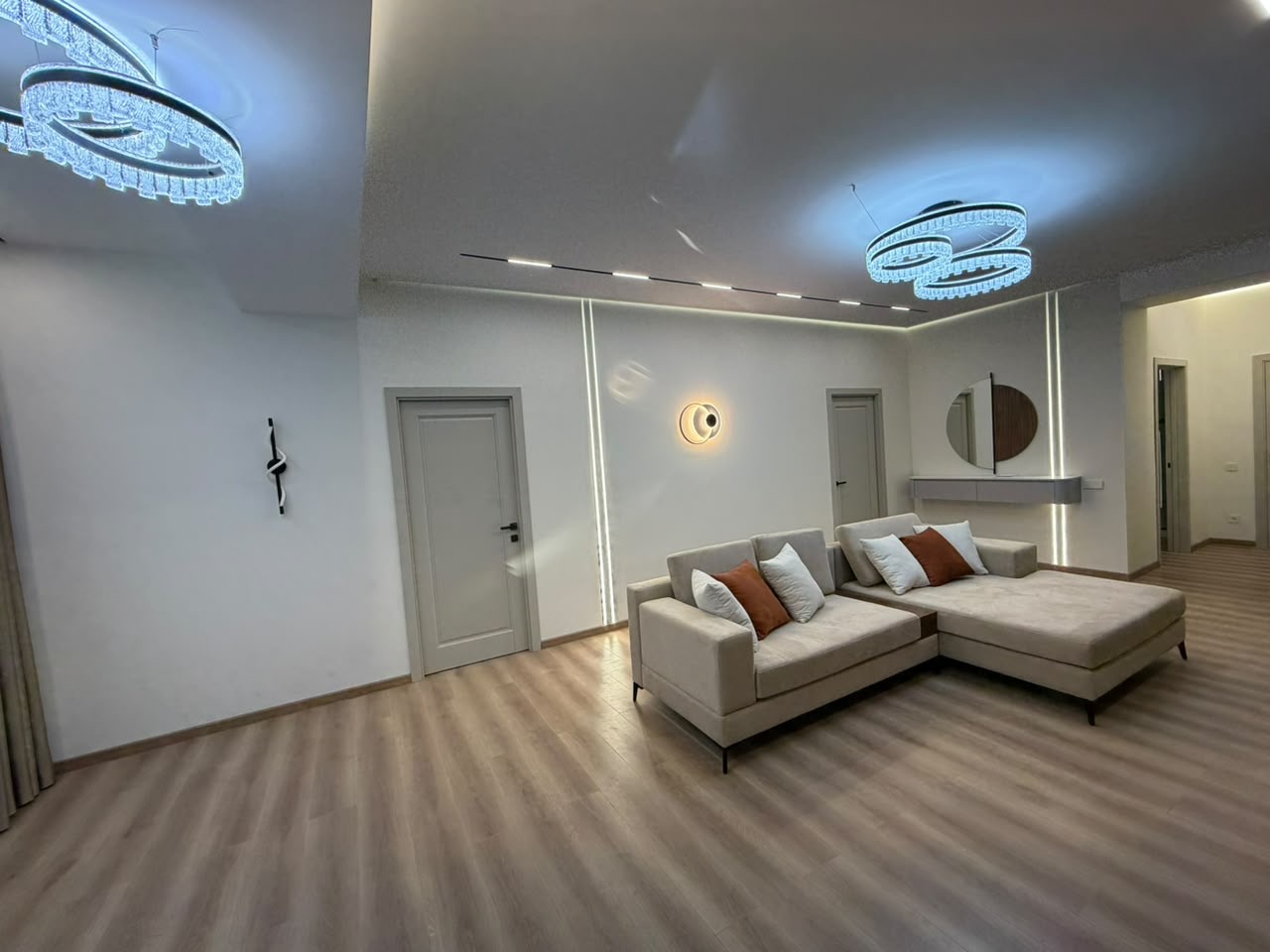 Элитка, 92.34 м2, этаж 13/14, ж/к Нью-Йорк сити (New York city), Сост: Евроремонт - фото 2