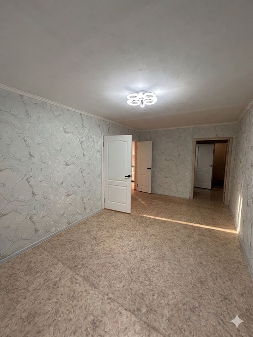 Продажа, Хрущёвка, 2 ком, 42 м2, этаж 2/4, Сост: Евроремонт - фото 7