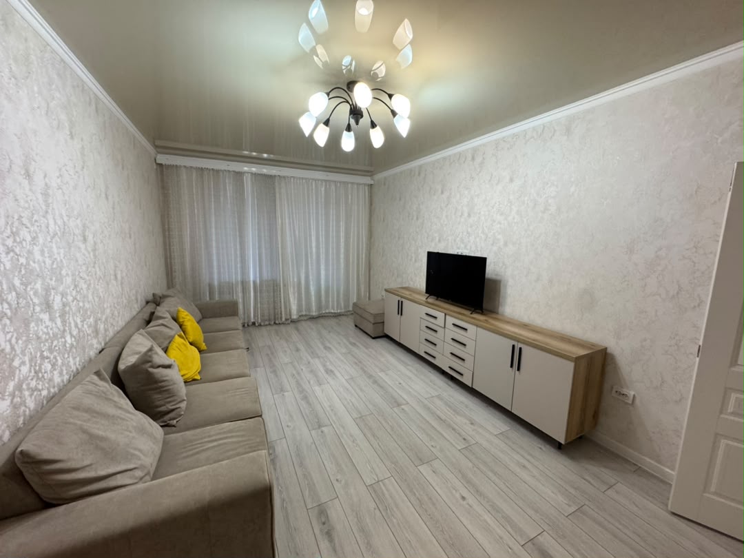 Элитка, 2 ком, 75 м2, этаж 2/9, ж/к Молодежный Квартал (Molodezhnyi Kvartal)), Сост: Евроремонт - фото 2