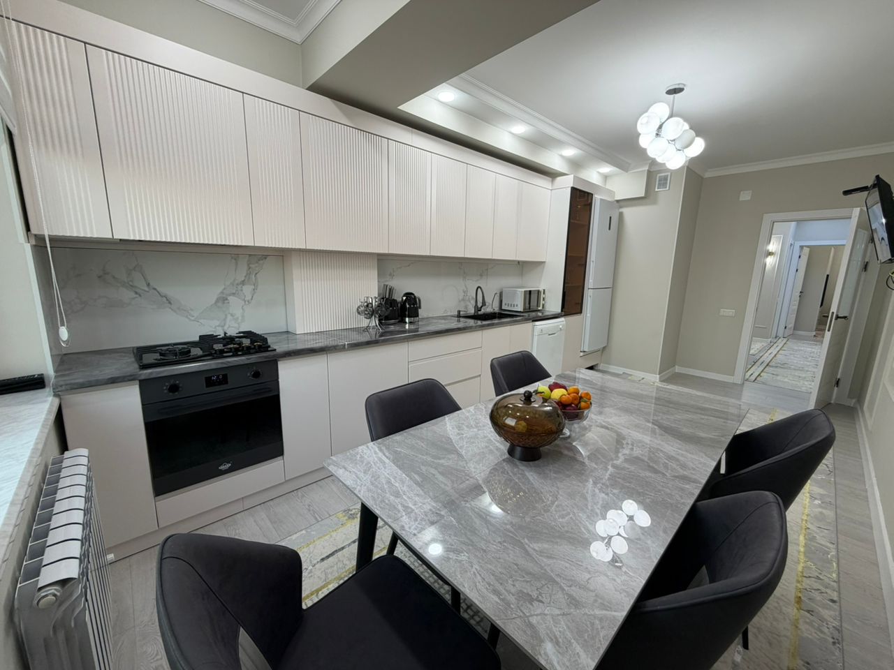 Продажа, Элитка, 3 ком, 102 м2, этаж 9/12, ж/к Кремлёвский, Сост: Евроремонт - фото 2