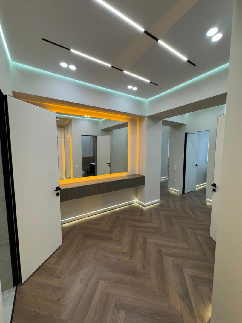 Элитка, 3 ком, 104.6 м2, этаж 10/15, ж/к Кап Строй Сити (Capstroy City), Сост: Евроремонт - фото 1