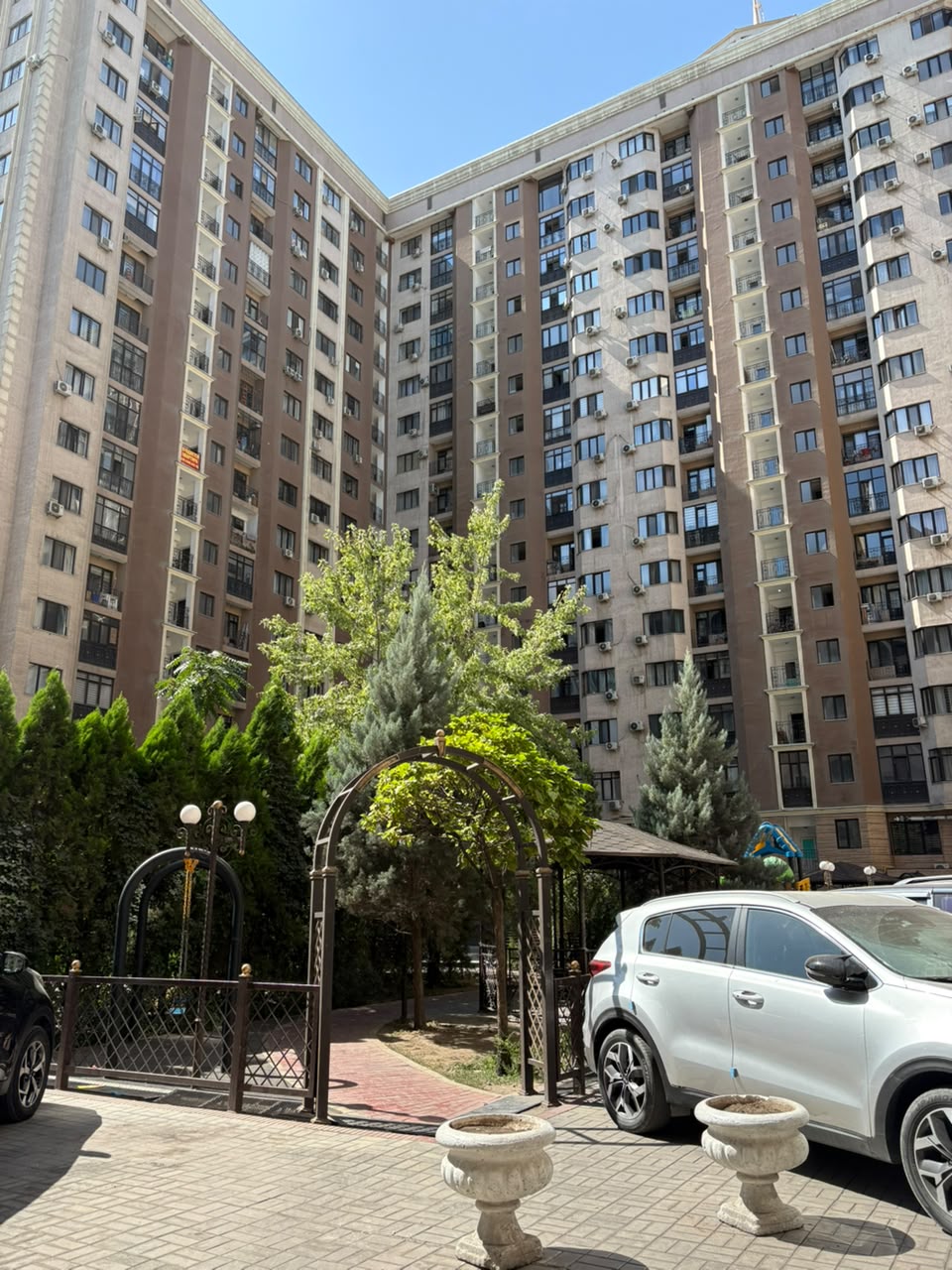 Элитка, 3 ком, 80 м2, этаж 7/16, Сост: Хорошее - фото 1
