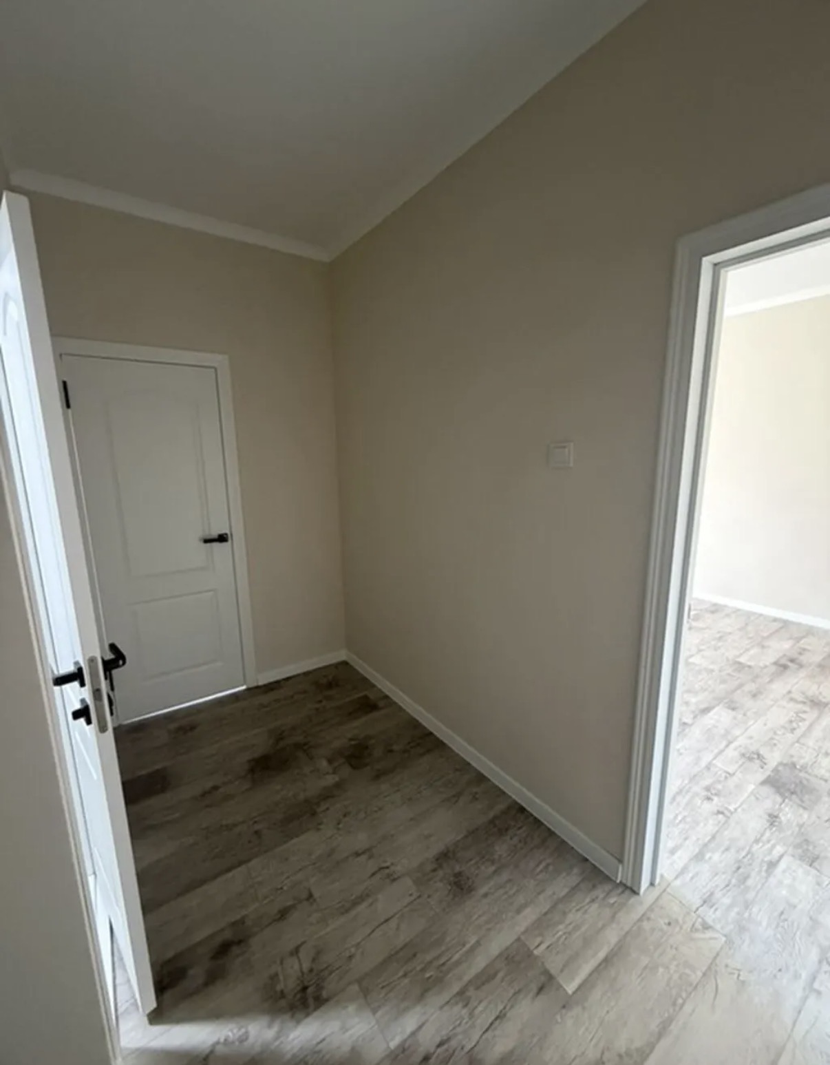 Продажа, 105 серия, 1 ком, 35 м2, этаж 4/5, Сост: Евроремонт - фото 3