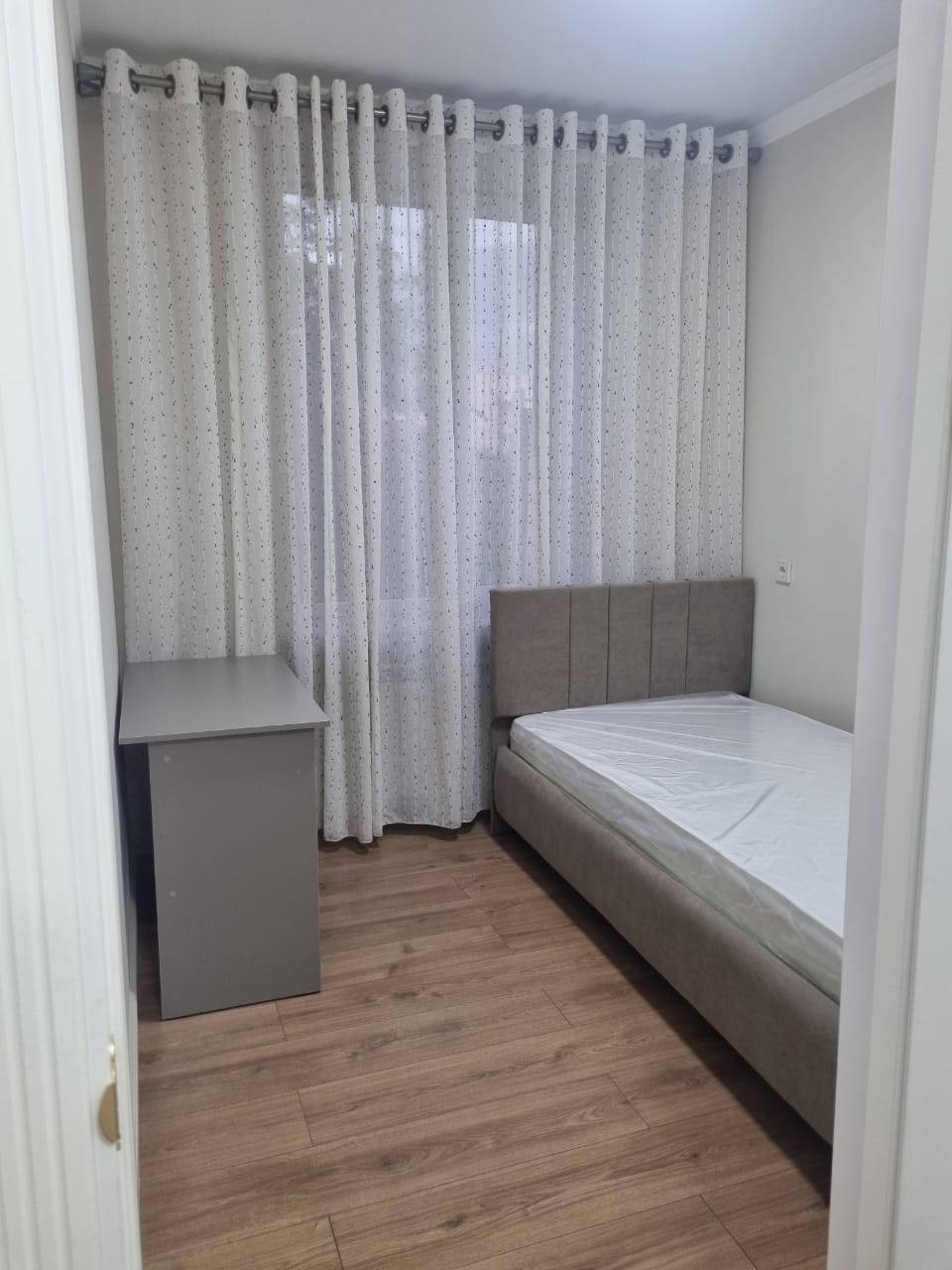 3 ком, Сталинка, 90 м2, этаж 3/3, Сост: Евроремонт - фото 1
