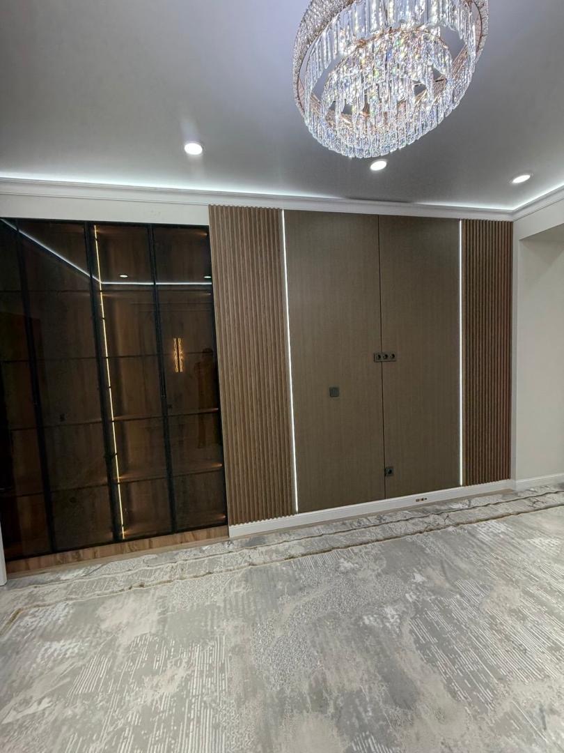 Элитка, 1 ком, 47 м2, этаж 6/17, ж/к Tokyo (Токио), Сост: Евроремонт - фото 2