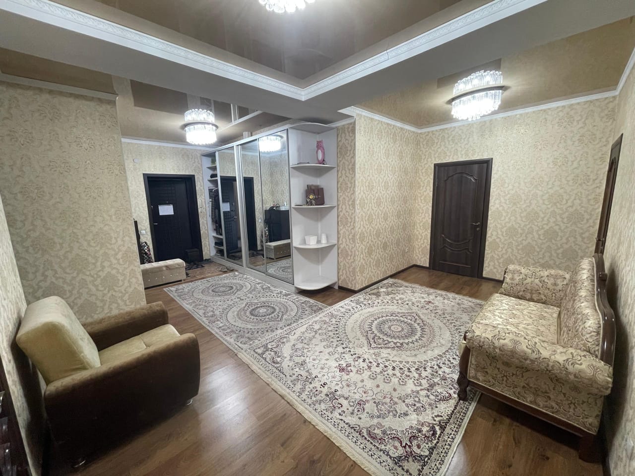 Элитка, 3 ком, 135 м2, этаж 4/10, Сост: Хорошее - фото 2