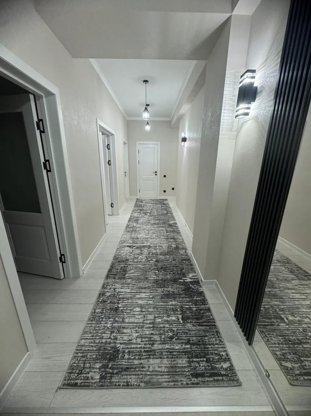 Элитка, 3 ком, 90 м2, этаж 2/14, Сост: Среднее - фото 1