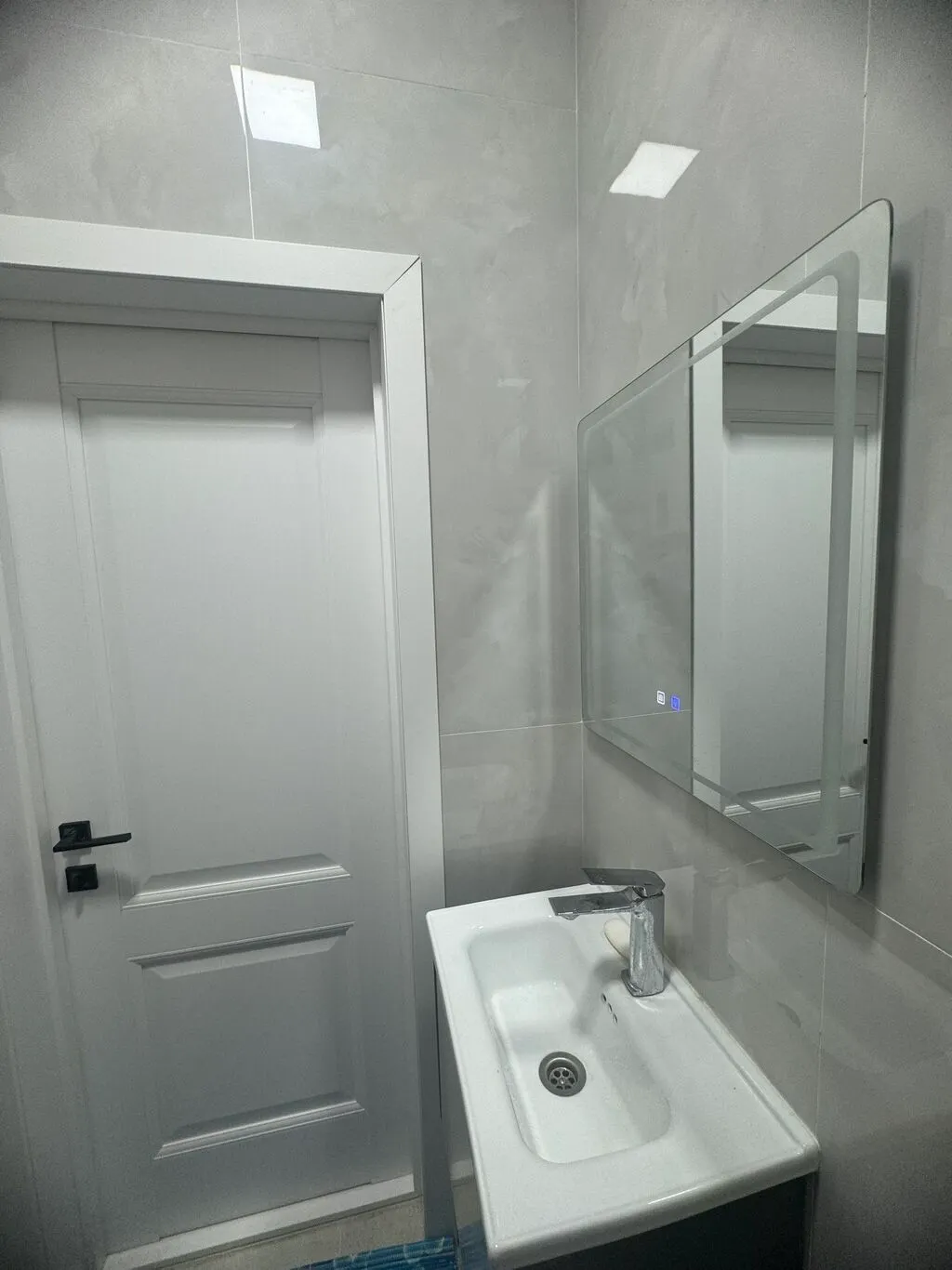 Элитка, 3 ком, 90 м2, этаж 2/14, Сост: Среднее - фото 9