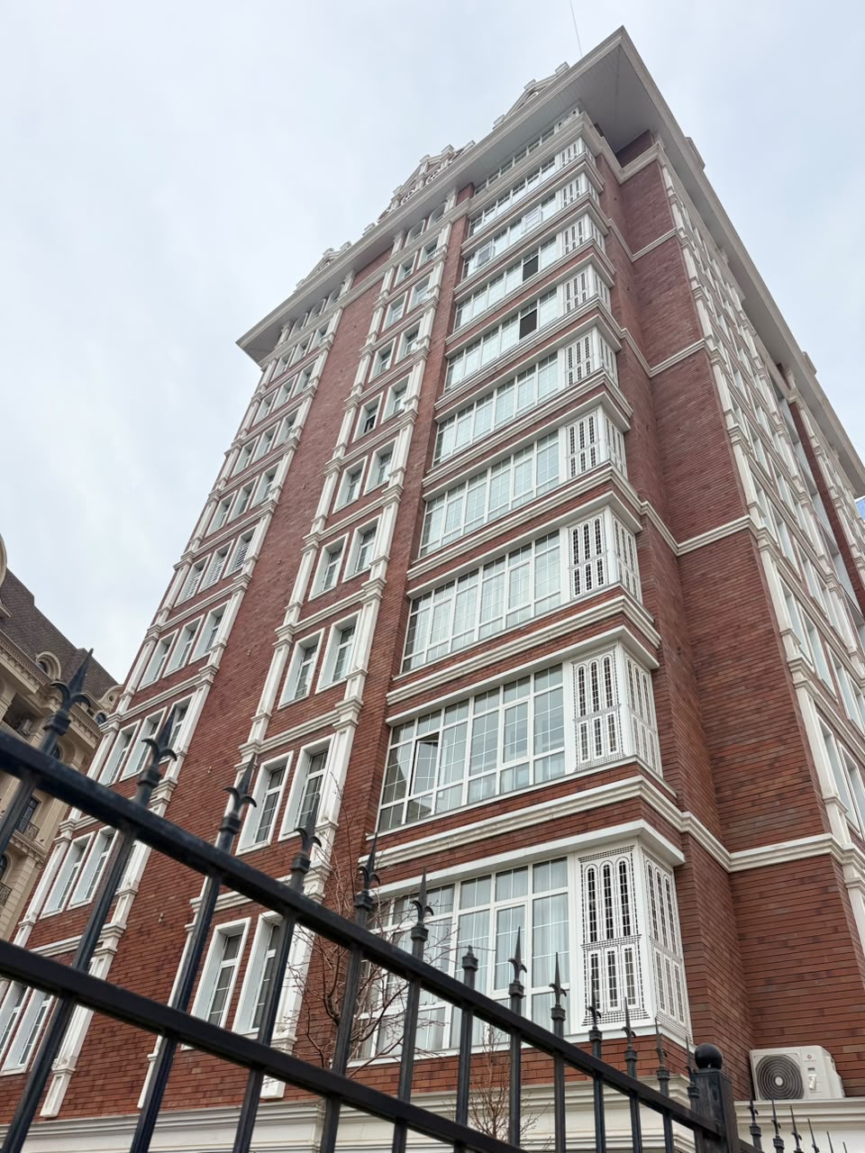 Элитка, 3 ком, 110 м2, этаж 8/12, ж/к Манчестер (Manchester), Сост: Евроремонт - фото 4