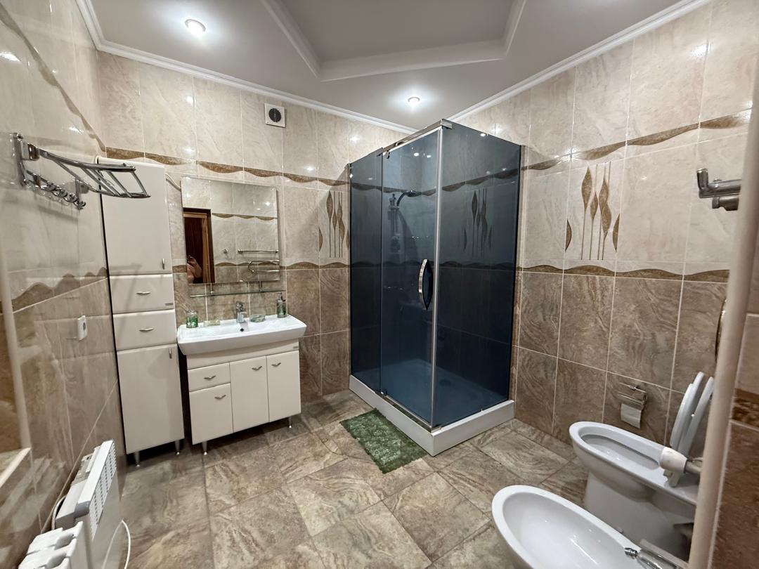 Элитка, 4 ком, 180 м2, этаж 6/8, Сост: Хорошее - фото 11