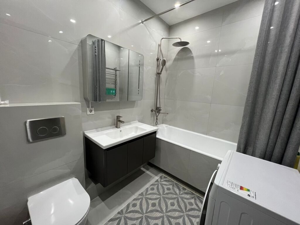 Элитка, 3 ком, 100 м2, этаж 11/14, Сост: Хорошее - фото 1