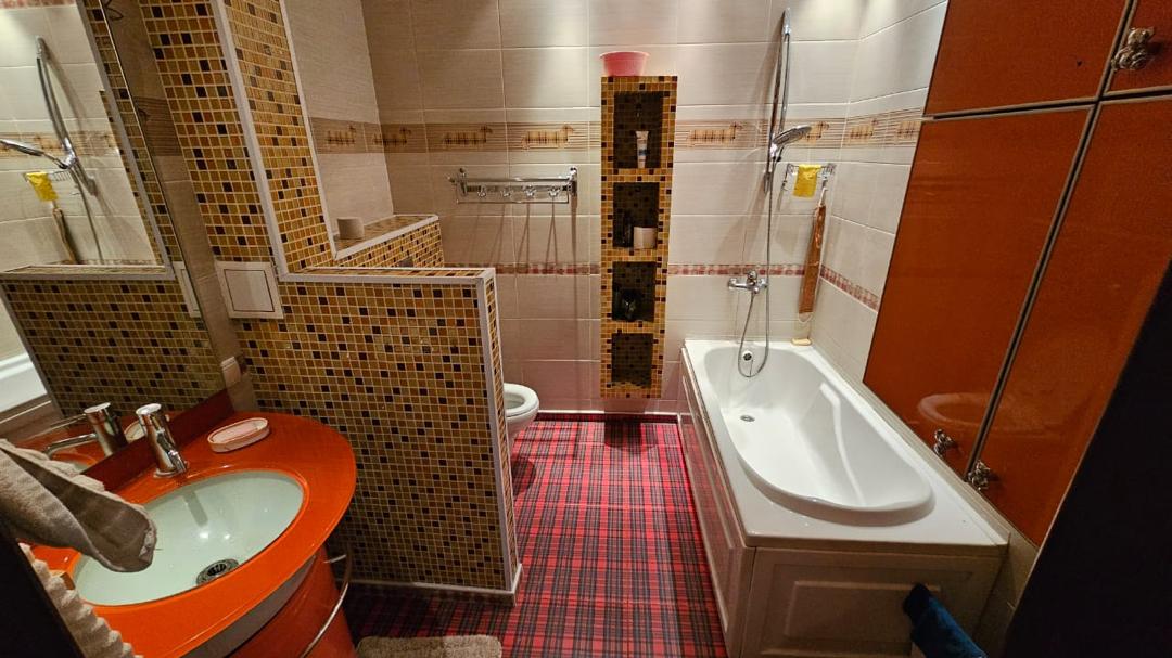 Элитка, 5 ком, 200 м2, этаж 6/9, Сост: Хорошее - фото 1