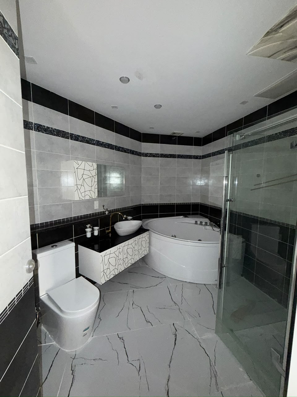 Элитка, 4 ком, 145 м2, этаж 15/18, ж/к Джал Артис, Сост: Евроремонт - фото 8