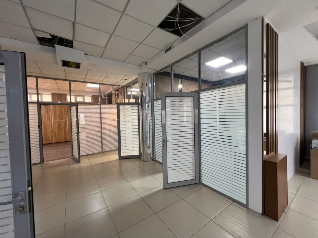 Офис, Коммерческая, 300 м2, этаж 1/1, Сост: Евроремонт - фото 14