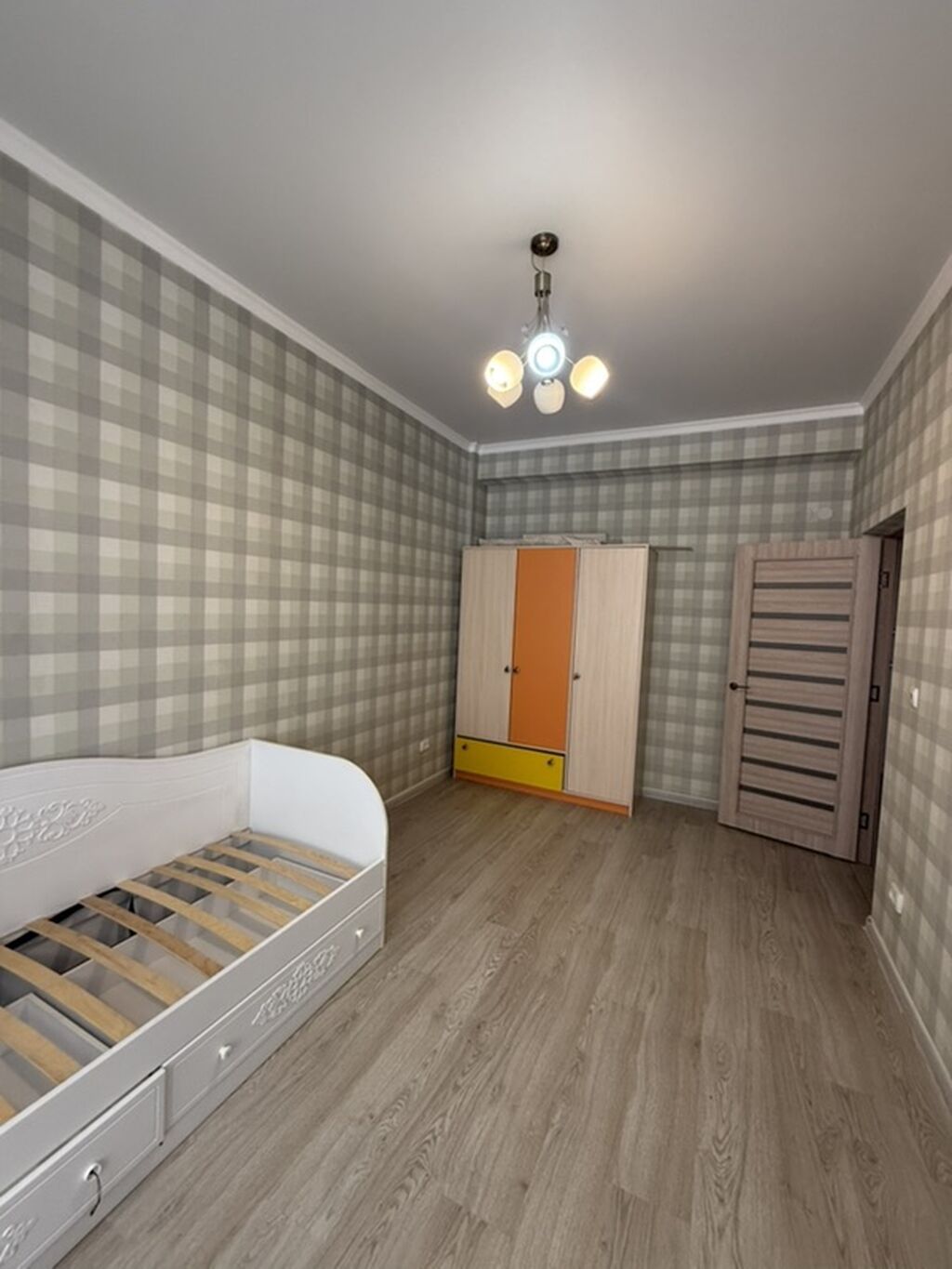 Элитка, 3 ком, 100 м2, этаж 3/10, ж/к ТСТ Сервис Строй, Сост: Евроремонт - фото 4
