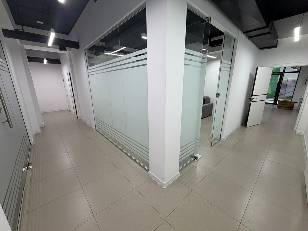 Офис, Коммерческая, 150 м2, этаж 1/10, Сост: Евроремонт - фото 2