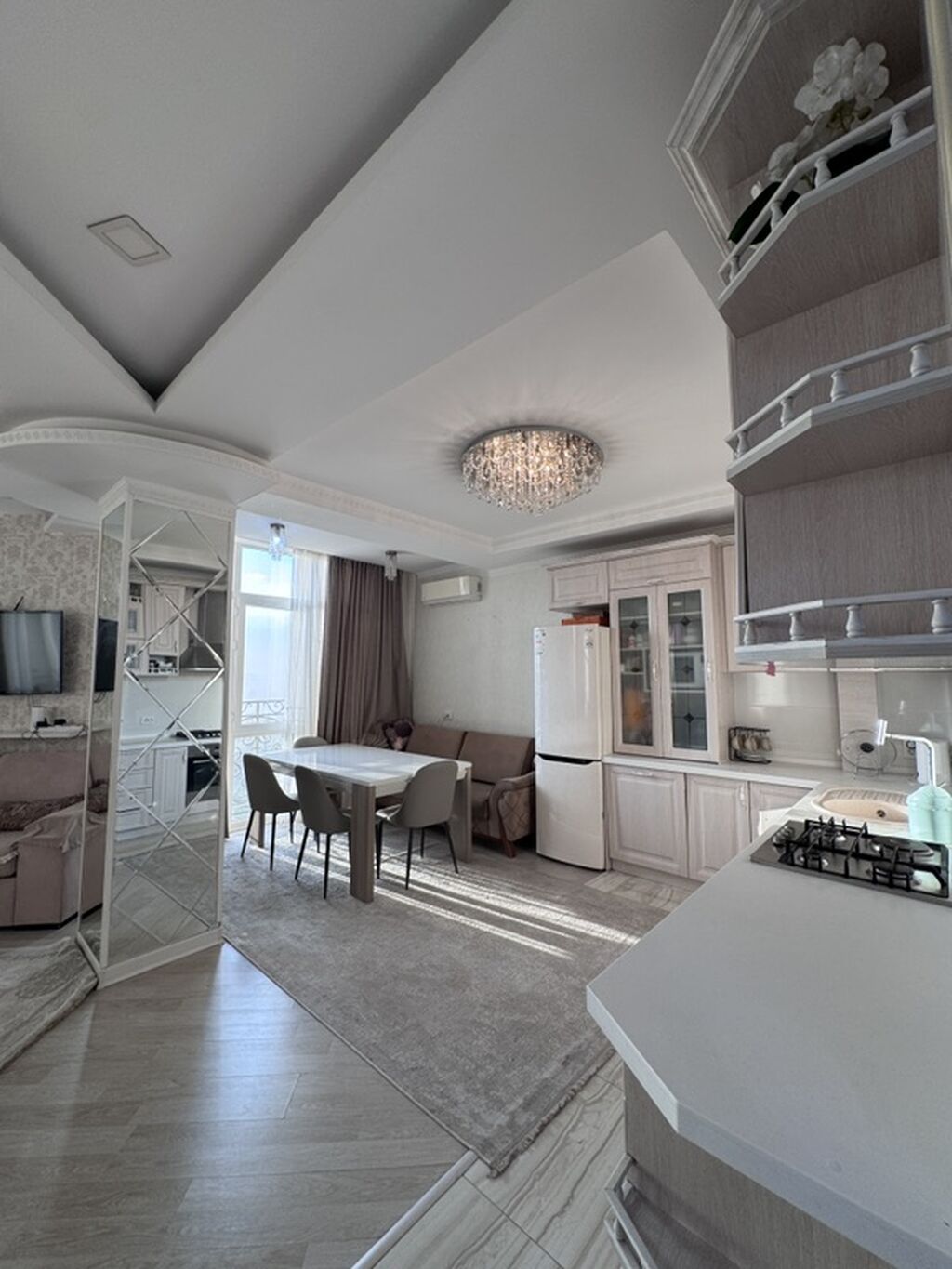 Элитка, 3 ком, 90 м2, этаж 8/12, ж/к 7 Небо, Сост: Евроремонт - фото 1