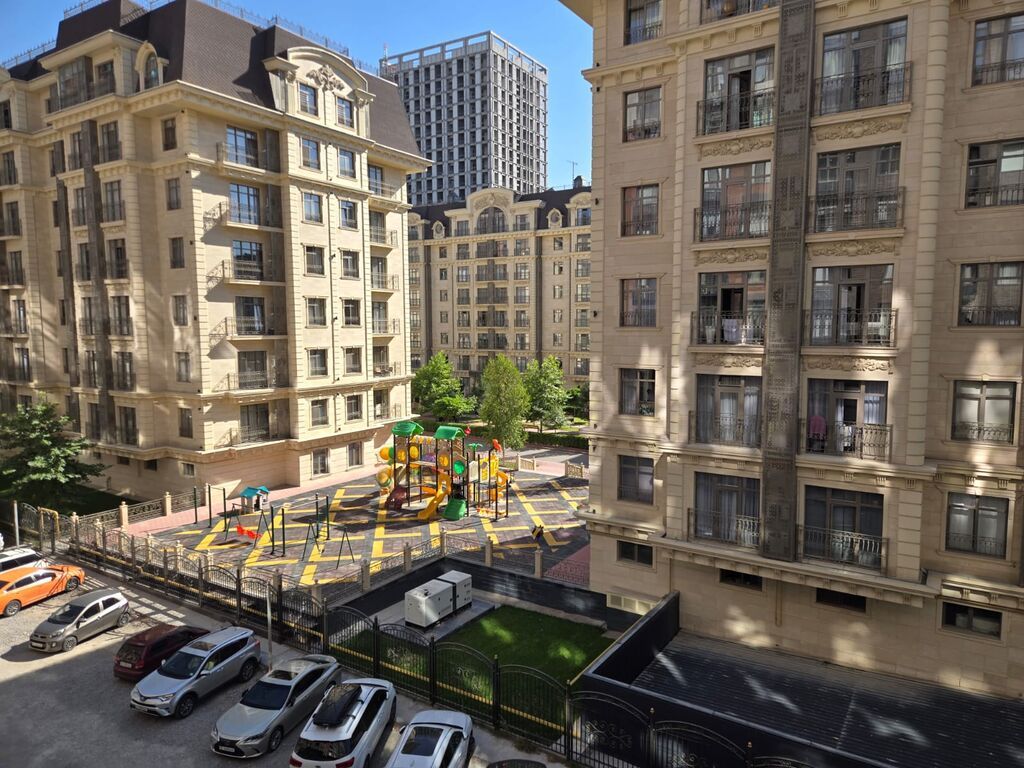 Элитка, 1 ком, 48 м2, этаж 4/12, ж/к Нью-Йорк сити (New York city), Сост: Евроремонт - фото 1