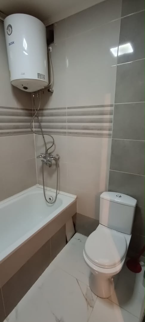 Элитка, 2 ком, 64 м2, этаж 4/10, Сост: Хорошее - фото 2