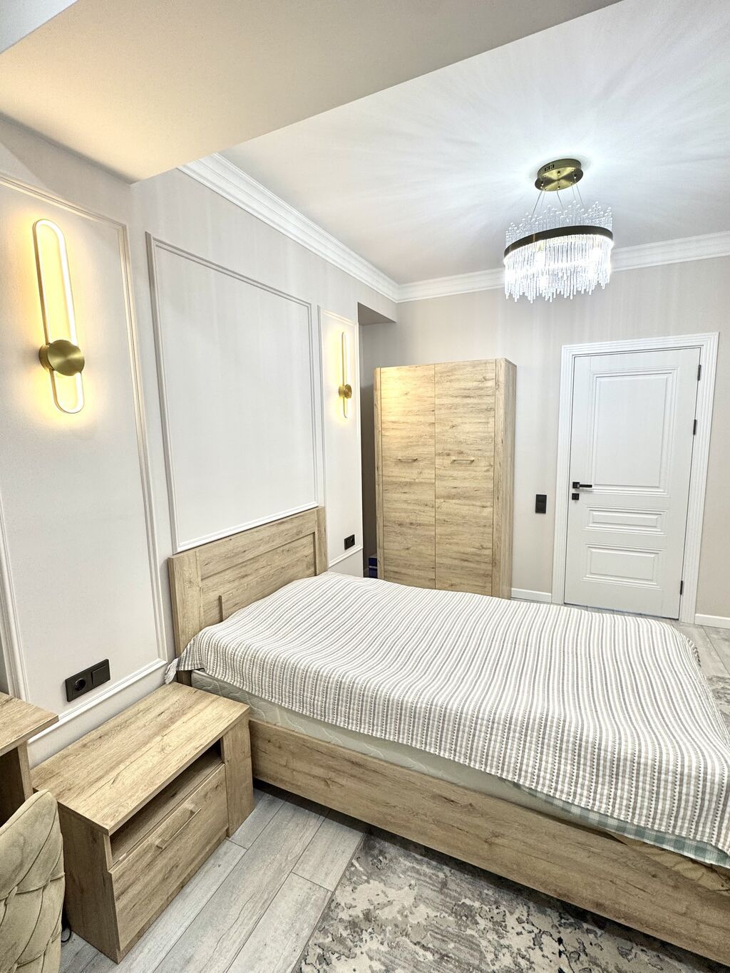Элитка, 3 ком, 102 м2, этаж 10/12, ж/к Кремлёвский, Сост: Евроремонт - фото 1