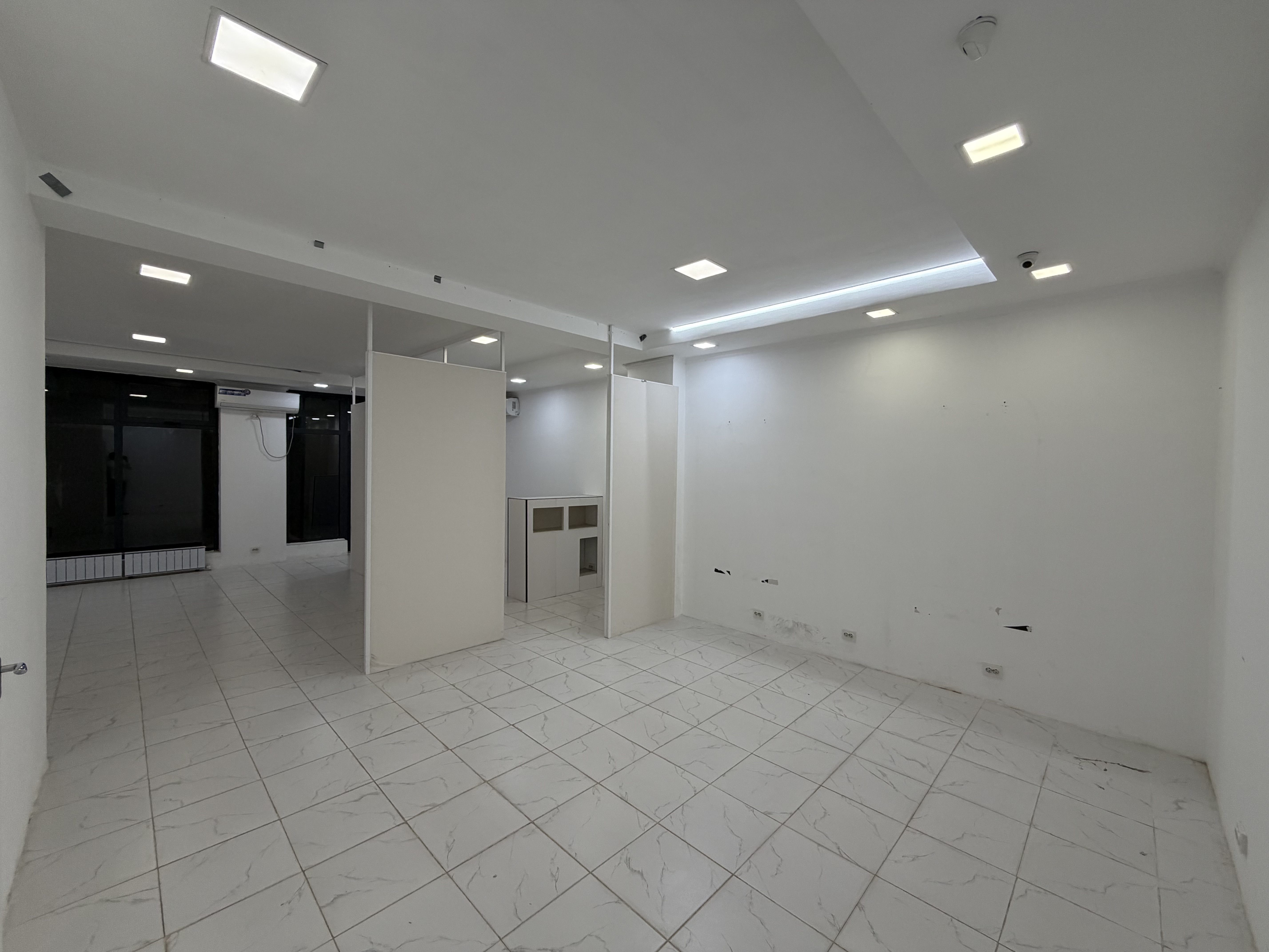 Офис, Коммерческая, 61.3 м2, этаж 1/9, Сост: Среднее - фото 2