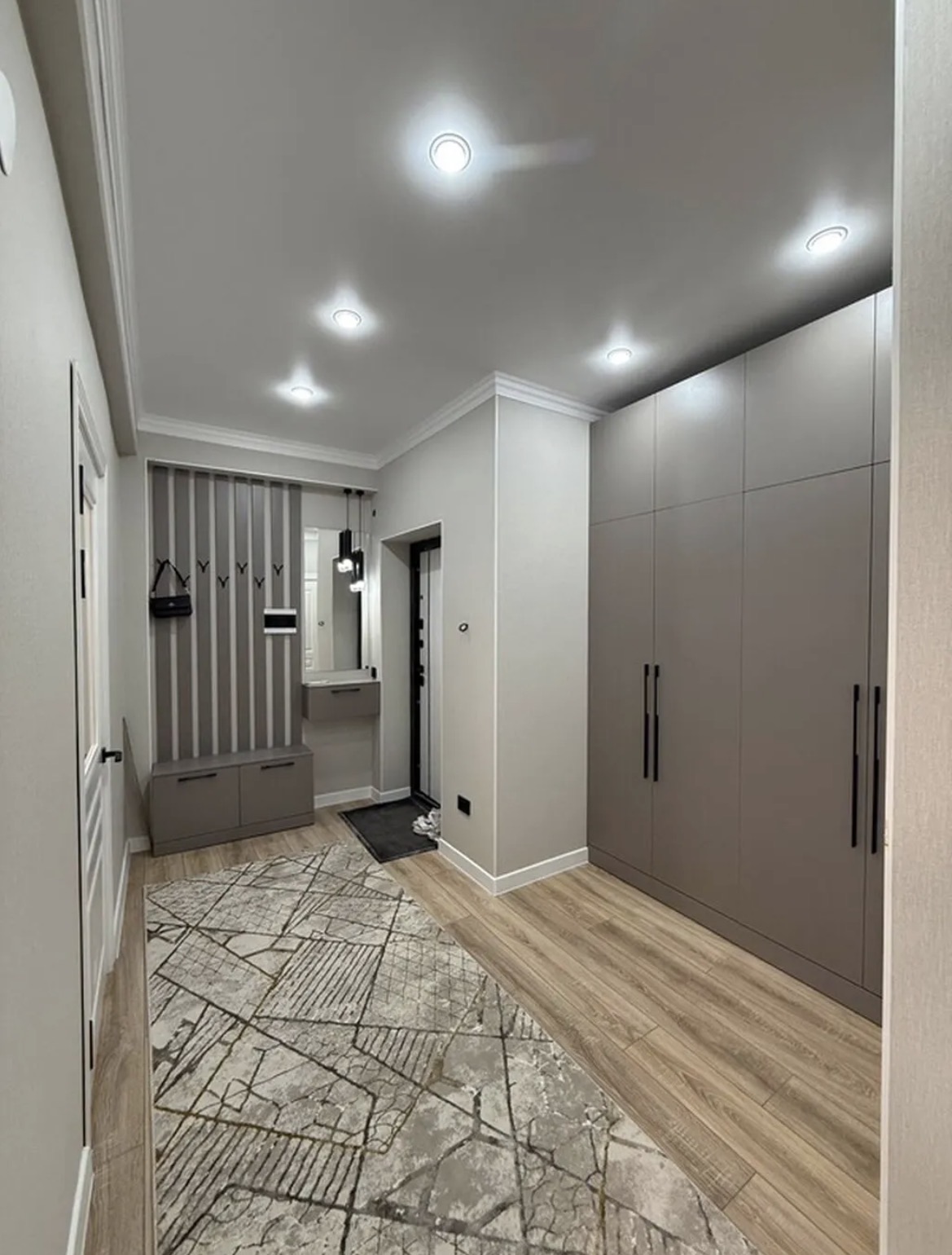 Элитка, 44 м2, этаж 8/14, ж/к ЖК Эмель, Сост: Евроремонт - фото 3