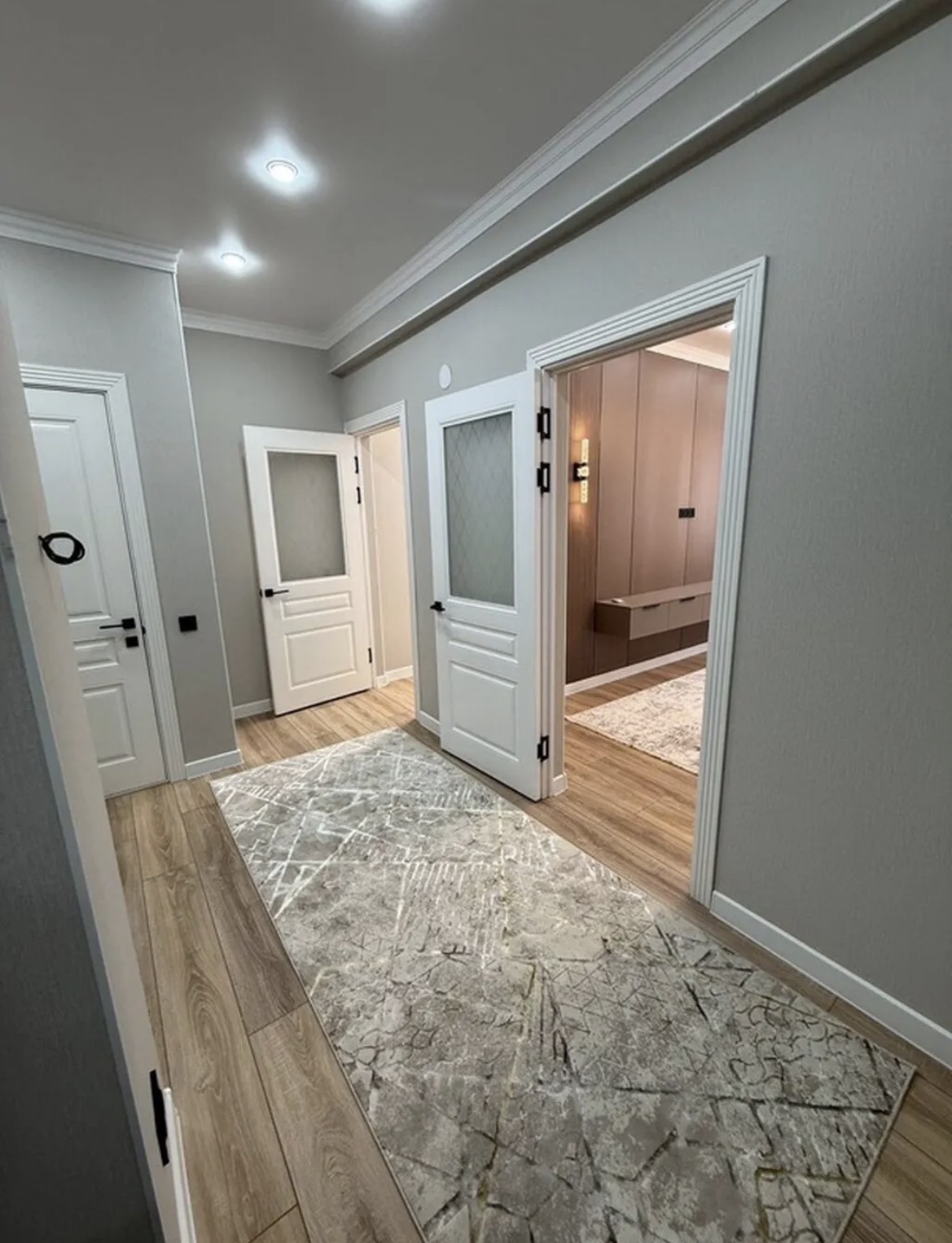 Элитка, 44 м2, этаж 8/14, ж/к ЖК Эмель, Сост: Евроремонт - фото 4