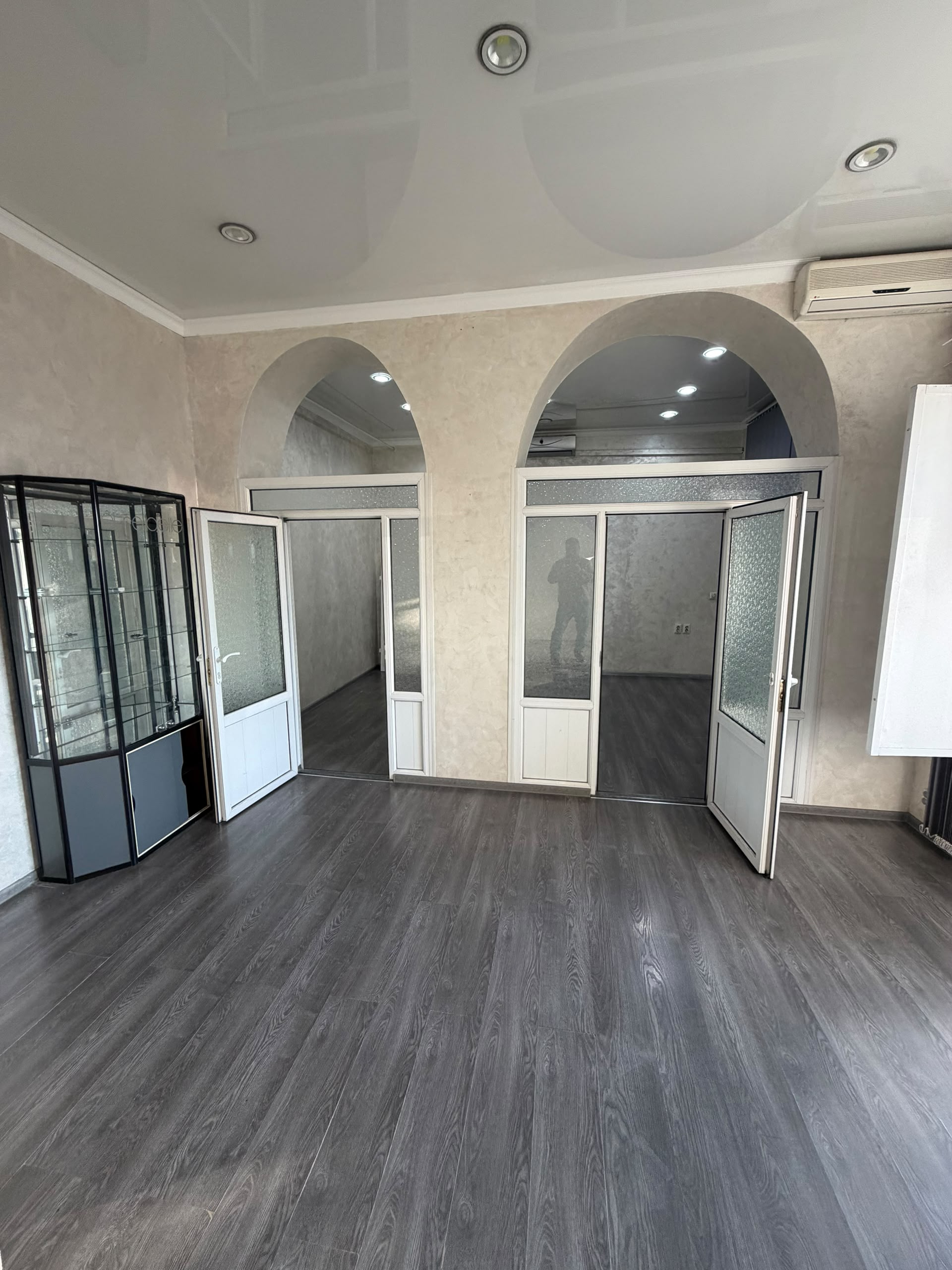 Офис, Коммерческая, 60 м2, этаж 1/4, Сост: Хорошее - фото 2