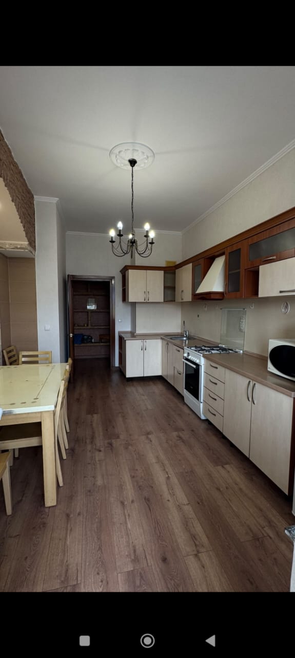 Элитка, 3 ком, 130 м2, этаж 8/10, ж/к Акун, Сост: Хорошее - фото 1
