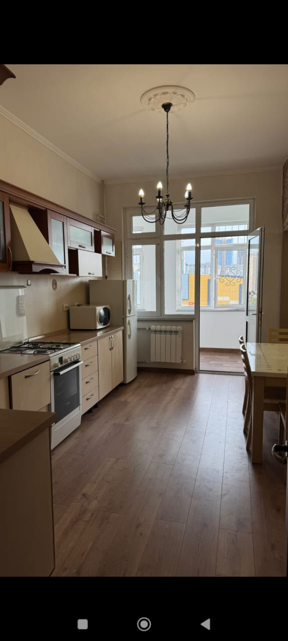 Элитка, 3 ком, 130 м2, этаж 8/10, ж/к Акун, Сост: Хорошее - фото 2