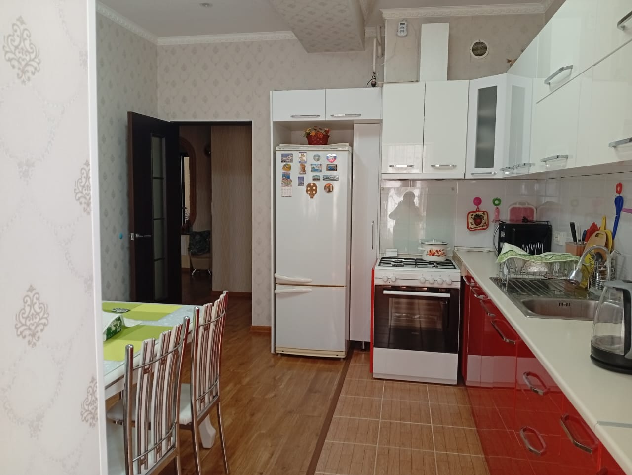 Элитка, 3 ком, 100 м2, этаж 2/10, Сост: Евроремонт - фото 2