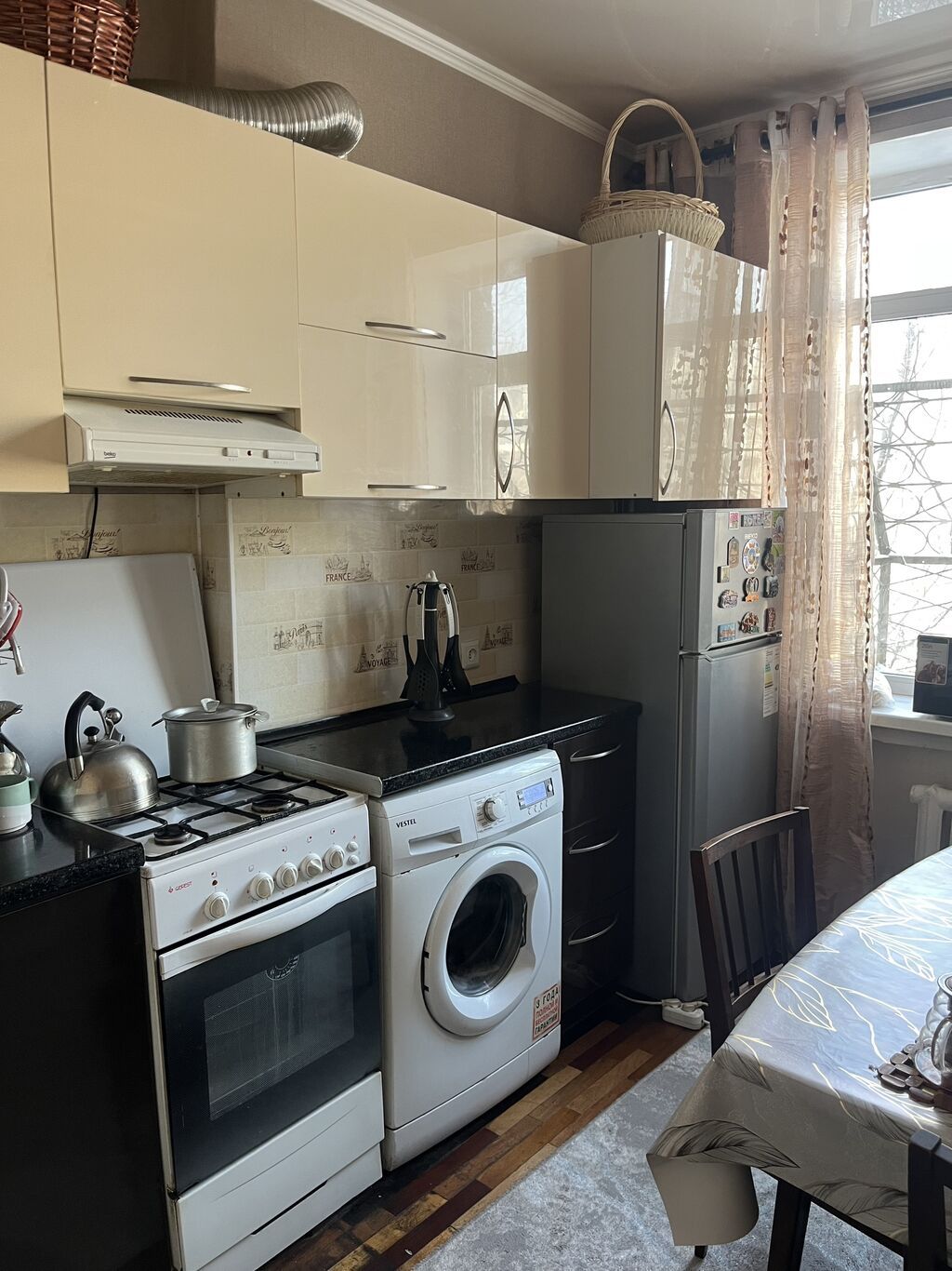 3 ком, Сталинка, 70 м2, этаж 3/3 - фото 4