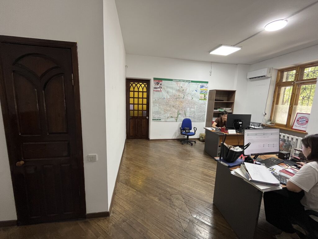 Коммерческая, 68 м2, этаж 1/2, Сост: Среднее - фото 2