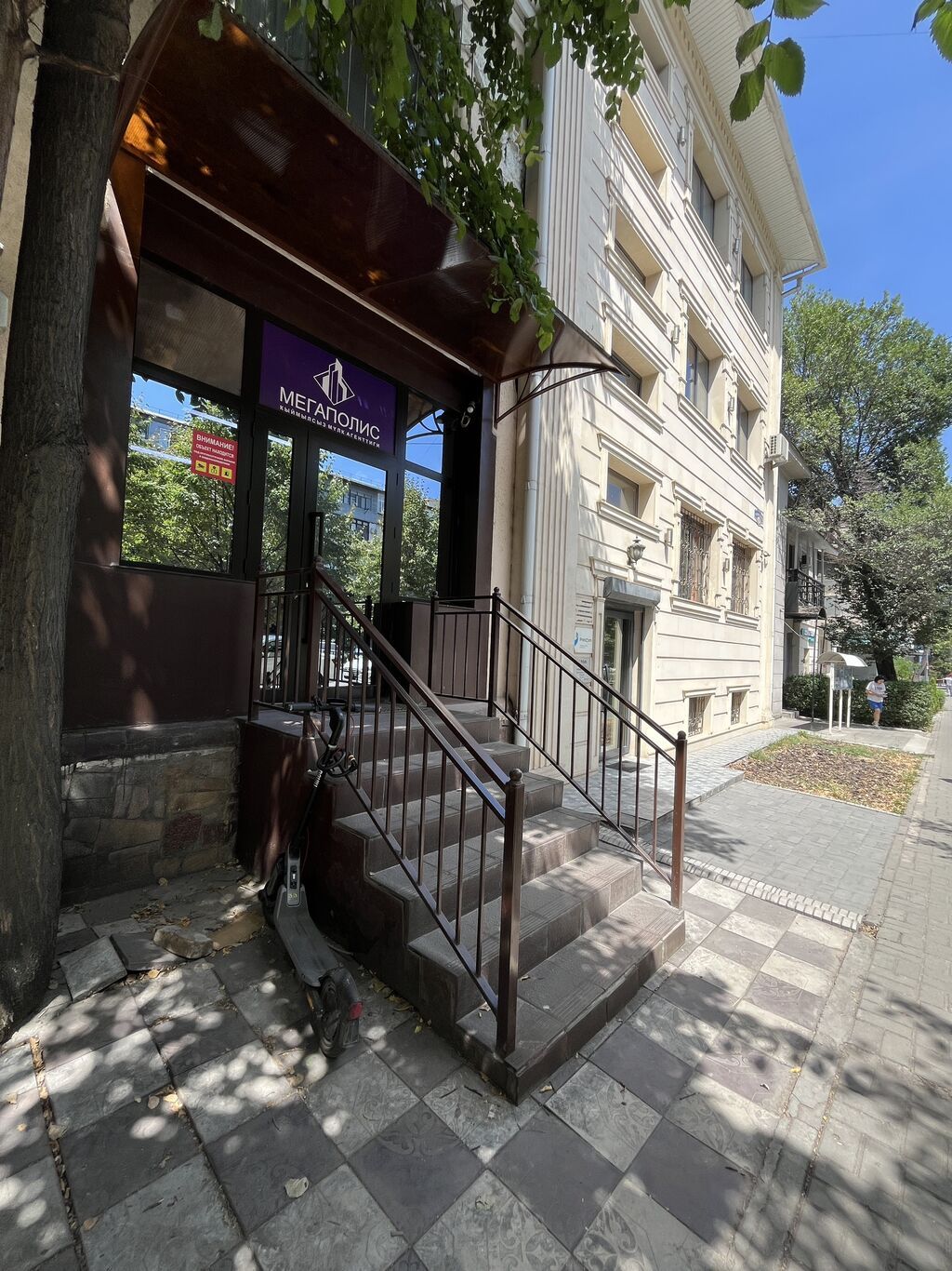 Коммерческая, 68 м2, этаж 1/2, Сост: Среднее - фото 4