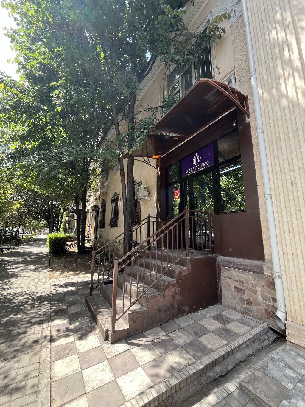 Коммерческая, 68 м2, этаж 1/2, Сост: Среднее - фото 9