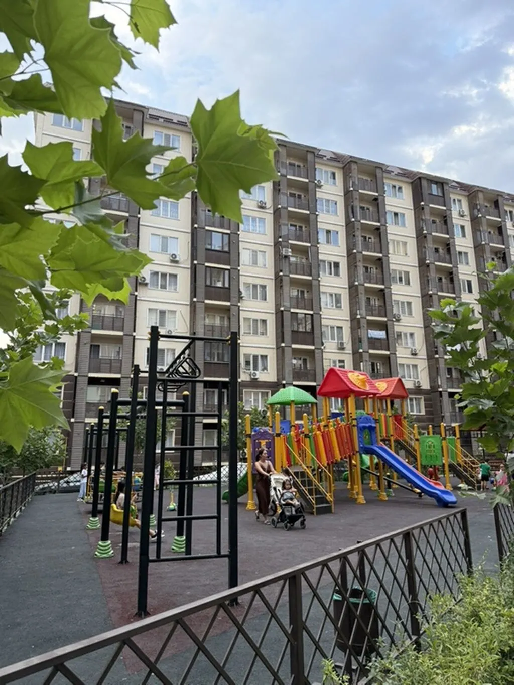 Элитка, 1 ком, 52 м2, этаж 1/9, ж/к Молодежный Квартал (Molodezhnyi Kvartal)), Сост: Евроремонт - фото 1