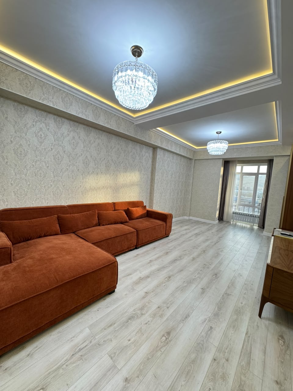 Элитка, 3 ком, 93 м2, этаж 3/12, ж/к Арт Сити (Art City), Сост: Евроремонт - фото 2