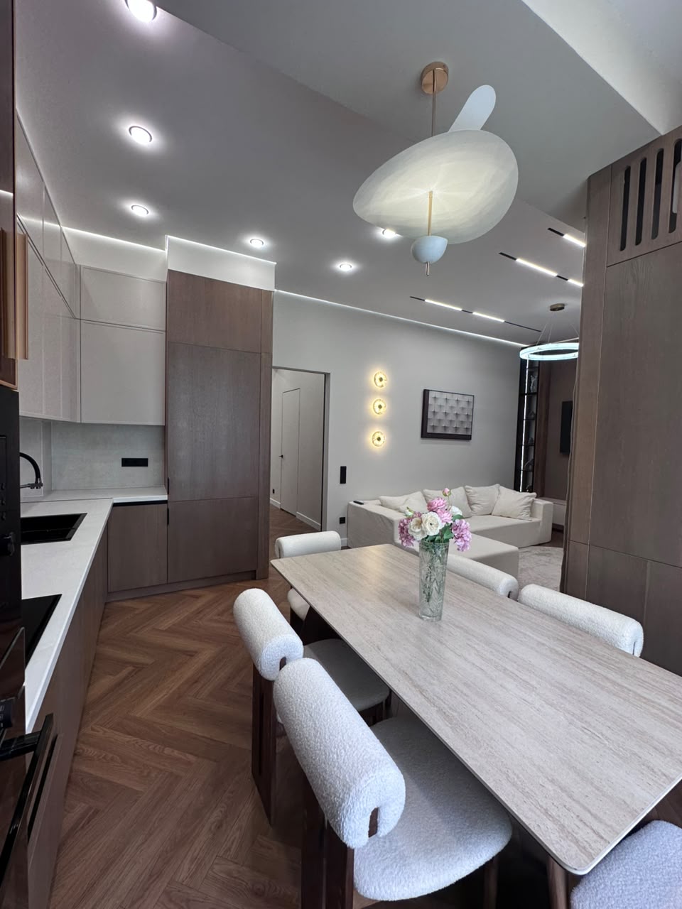 Элитка, 3 ком, 75 м2, этаж 1/10, ж/к Елисейские поля, Сост: Евроремонт - фото 1