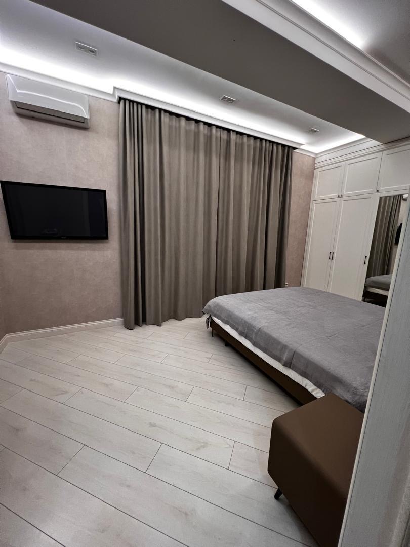 Элитка, 2 ком, 87 м2, этаж 3/15, ж/к Манхеттен, Сост: Евроремонт - фото 2