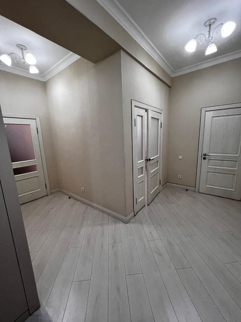 Элитка, 2 ком, 87 м2, этаж 3/15, ж/к Манхеттен, Сост: Евроремонт - фото 3