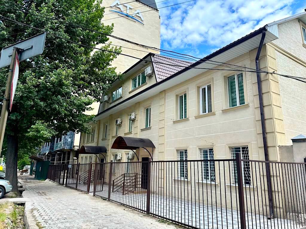 Офис, Коммерческая, 200 м2, этаж 3/3, Сост: Евроремонт - фото 1