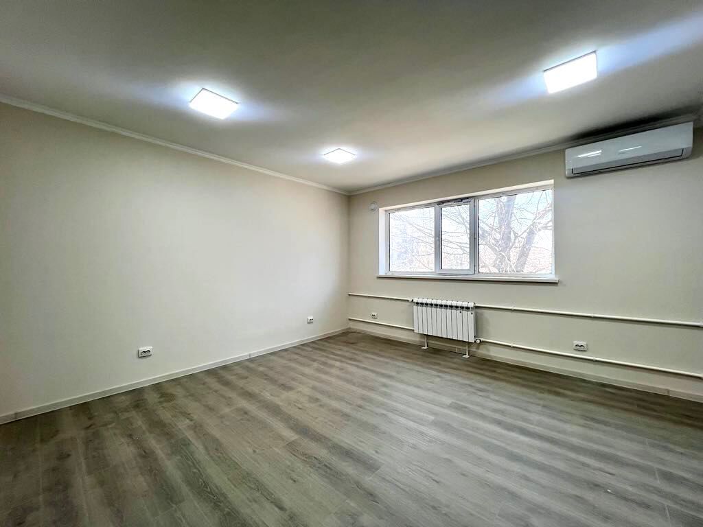 Офис, Коммерческая, 200 м2, этаж 3/3, Сост: Евроремонт - фото 13