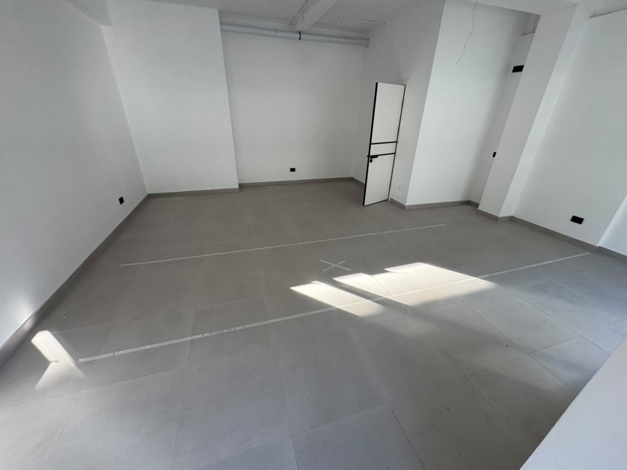 Офис, Коммерческая, 35 м2, этаж 1/1, Сост: Евроремонт - фото 2